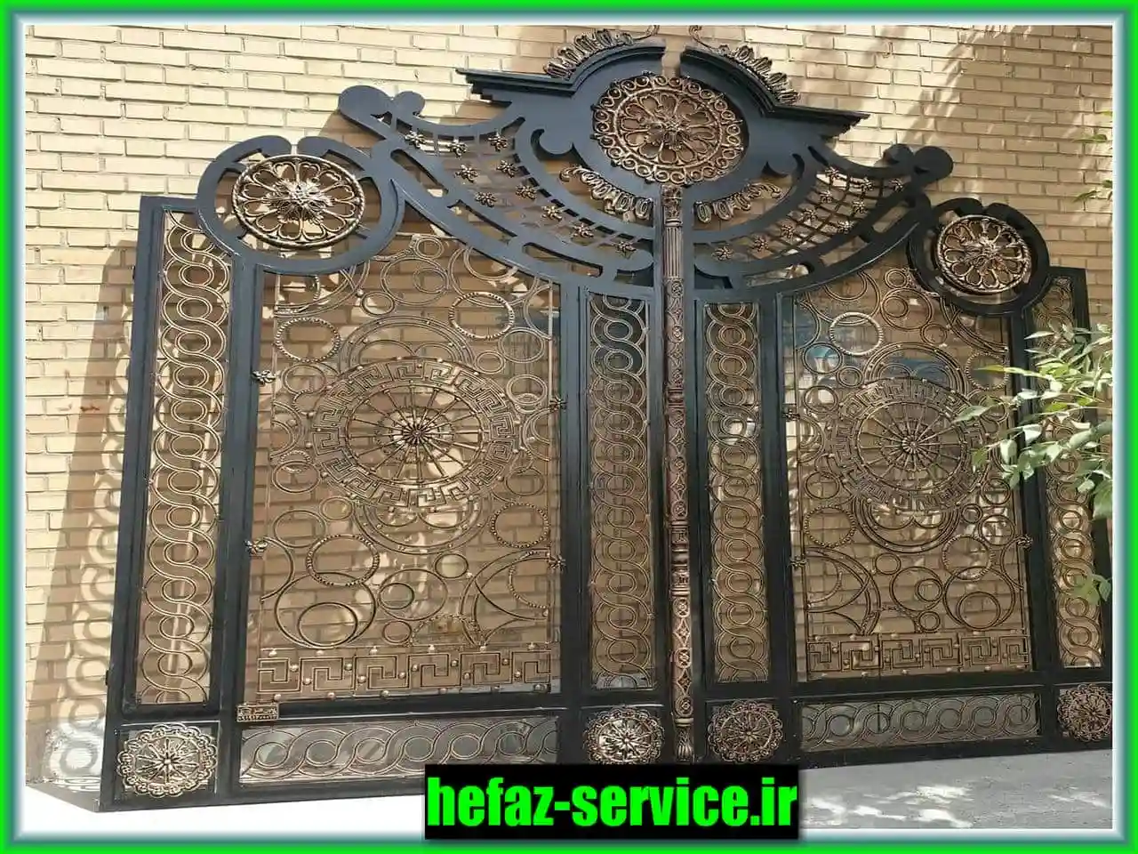 درب آهنی و فرفورژه برای ویلا و حیاط