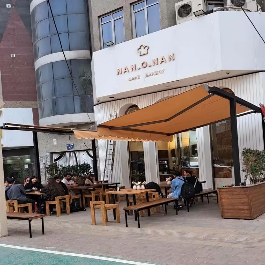 سایبان برقی اتوماتیک مغازه و پارکینگ 006 سایبان برقی با ساختار مقاوم و طراحی اتوماتیک