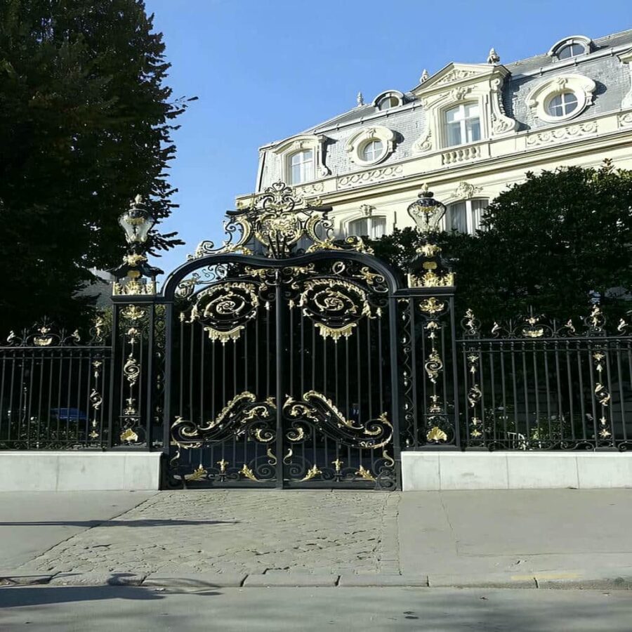 درب حیاط ساده و شیک فلزی مدرن