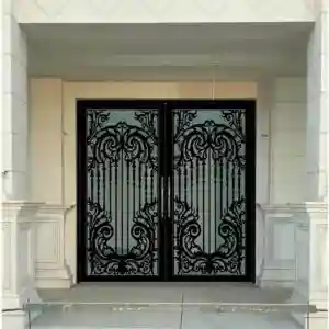 انتخاب درب فلزی ساده و شیک ورودی ساختمان مدرن