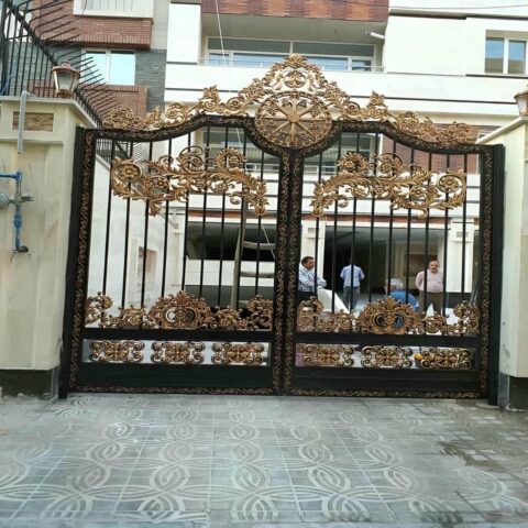 خرید درب حیاط آهنی مدرن شیک