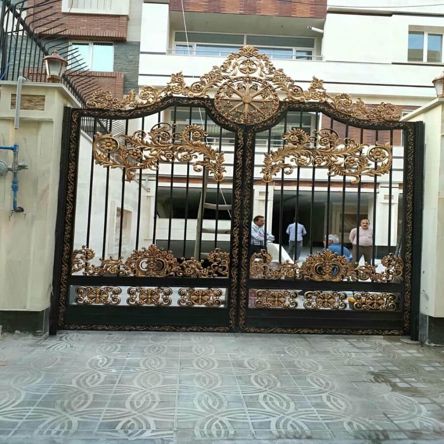 خرید درب حیاط آهنی مدرن شیک