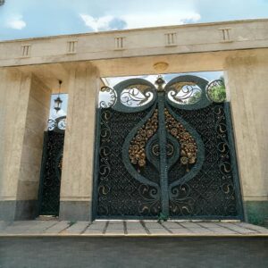 درب مدل دسته گل فرفورژه لوکس