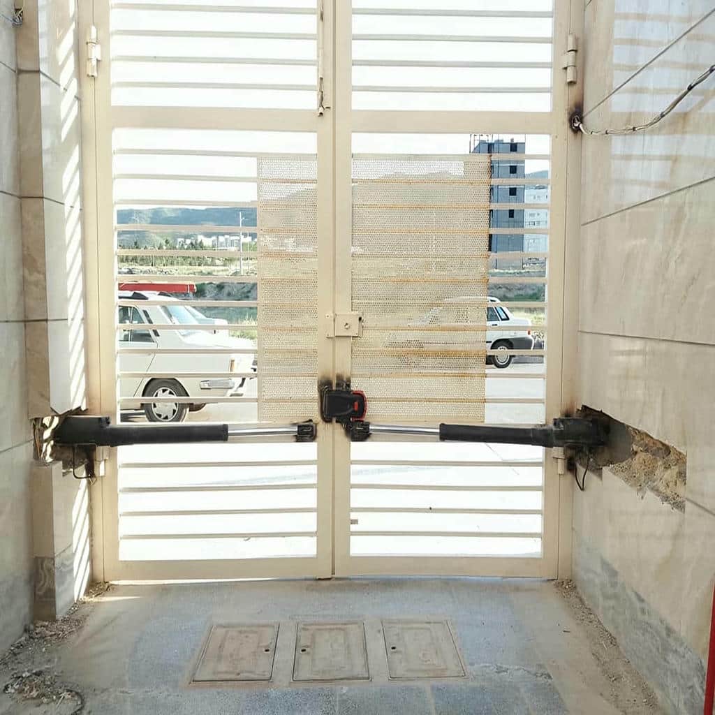 نصب جک درب پارکینگ ضدزنگ در یاسوج