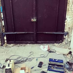 جک درب پارکینگ در شهرکرد