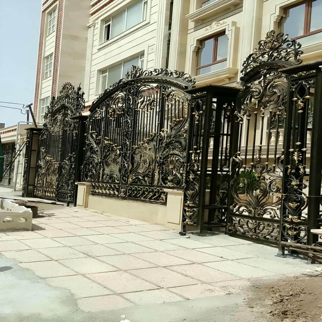 نصب درب حیاط ویلایی در همدان