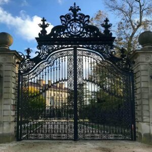 درب حیاط در آبسرد