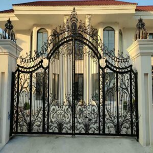 درب حیاط در نیشابور