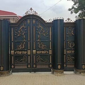 درب حیاط در هشتگرد