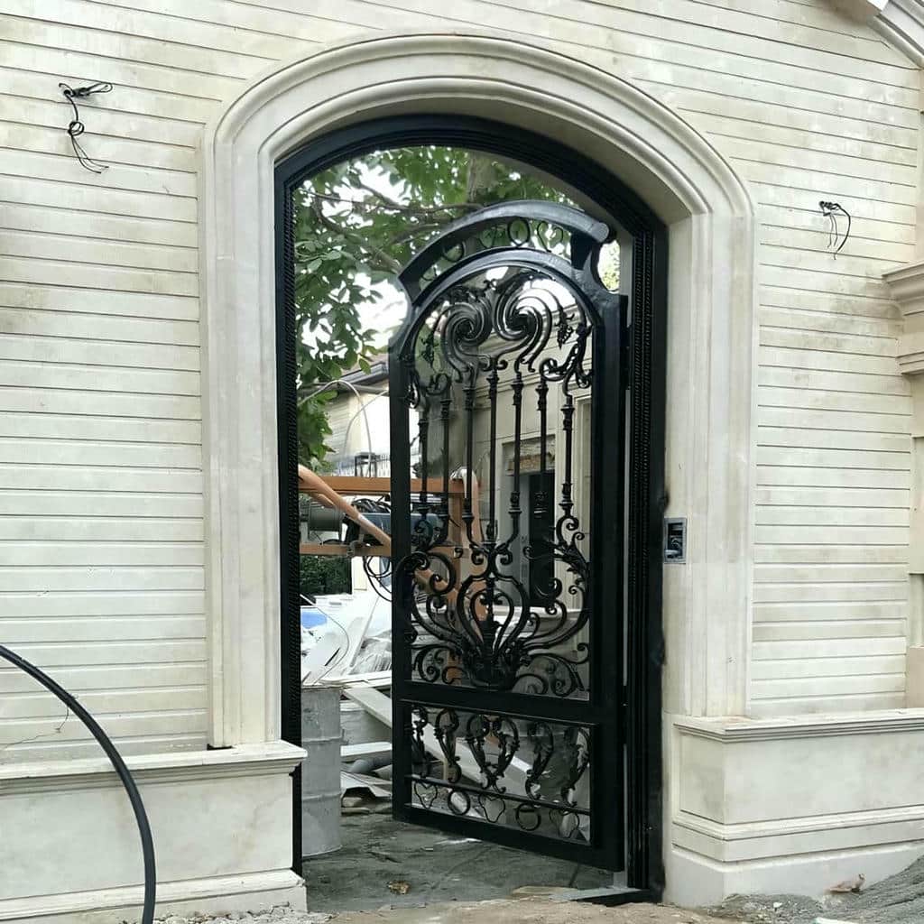 قیمت درب حیاط فرفورژه در اندیشه