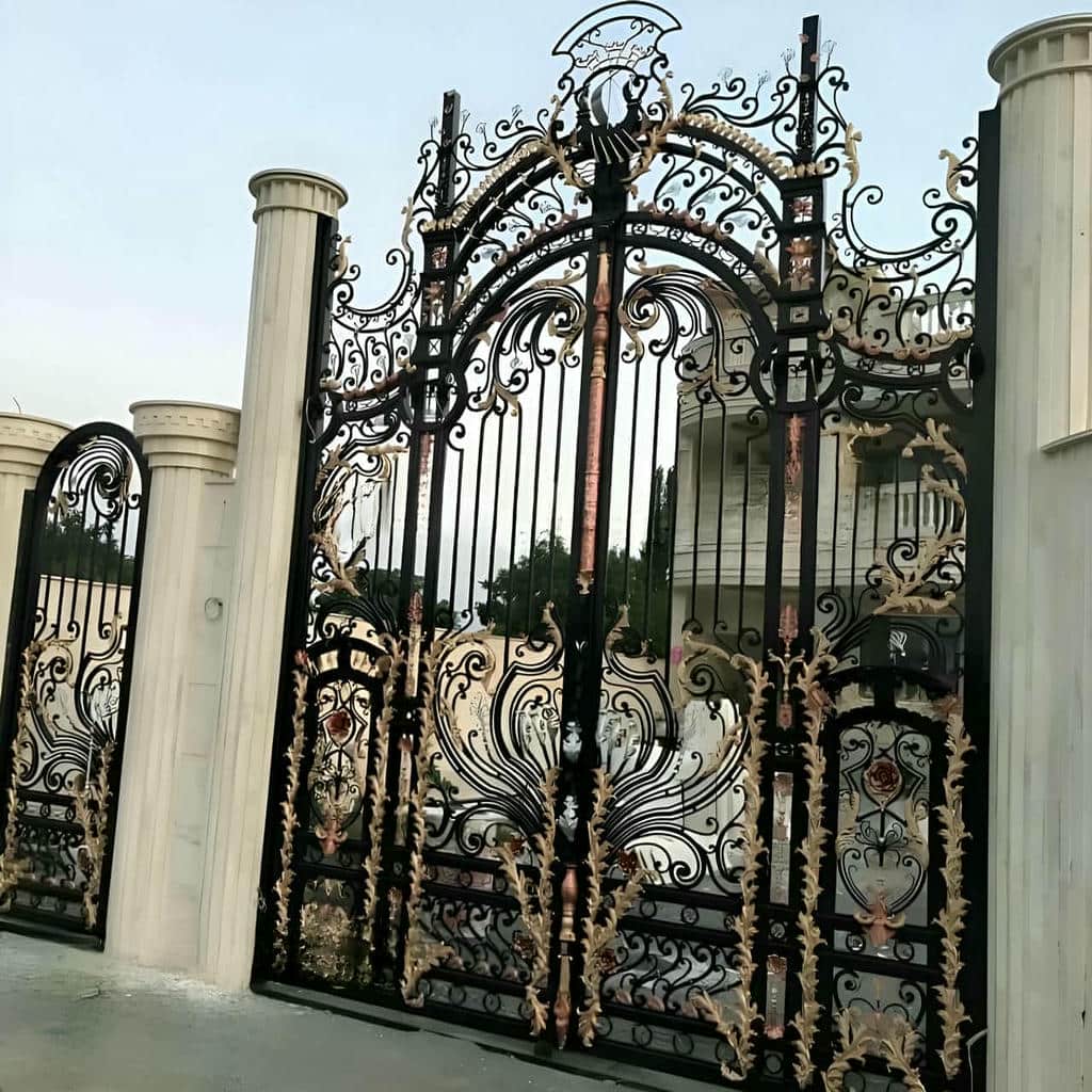 درب حیاط در قشم