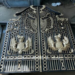 درب حیاط در فیروزکوه