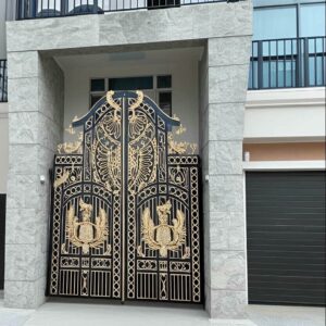 درب حیاط در بابل