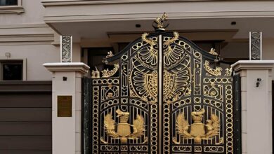 درب حیاط در سقز