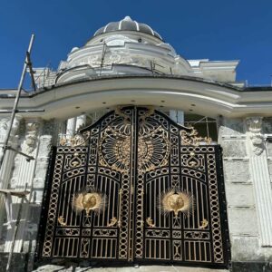 درب حیاط در بندر لنگه