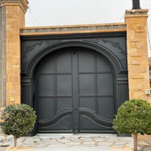 درب حیاط در پردیس