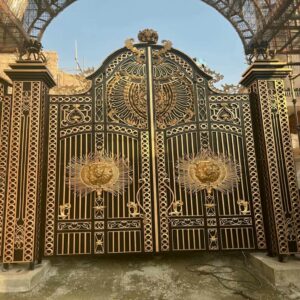 درب حیاط در تهران