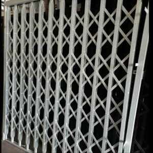 درب آکاردئونی در استان گیلان