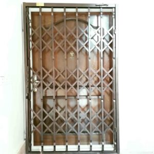 درب آکاردئونی در استان گلستان