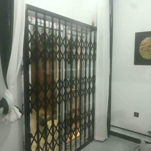 درب آکاردئونی در سبزوار