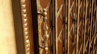 درب آکاردئونی در بندر دیلم