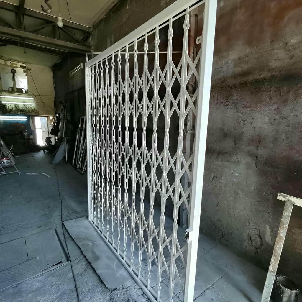 خرید درب آکاردئونی با قفل ضدبرش در پردیس