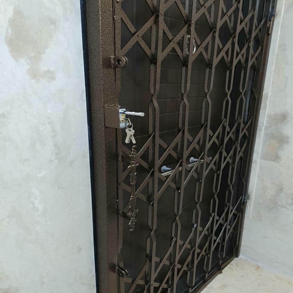 خرید درب آکاردئونی با پوشش ضدزنگ در بندر انزلی