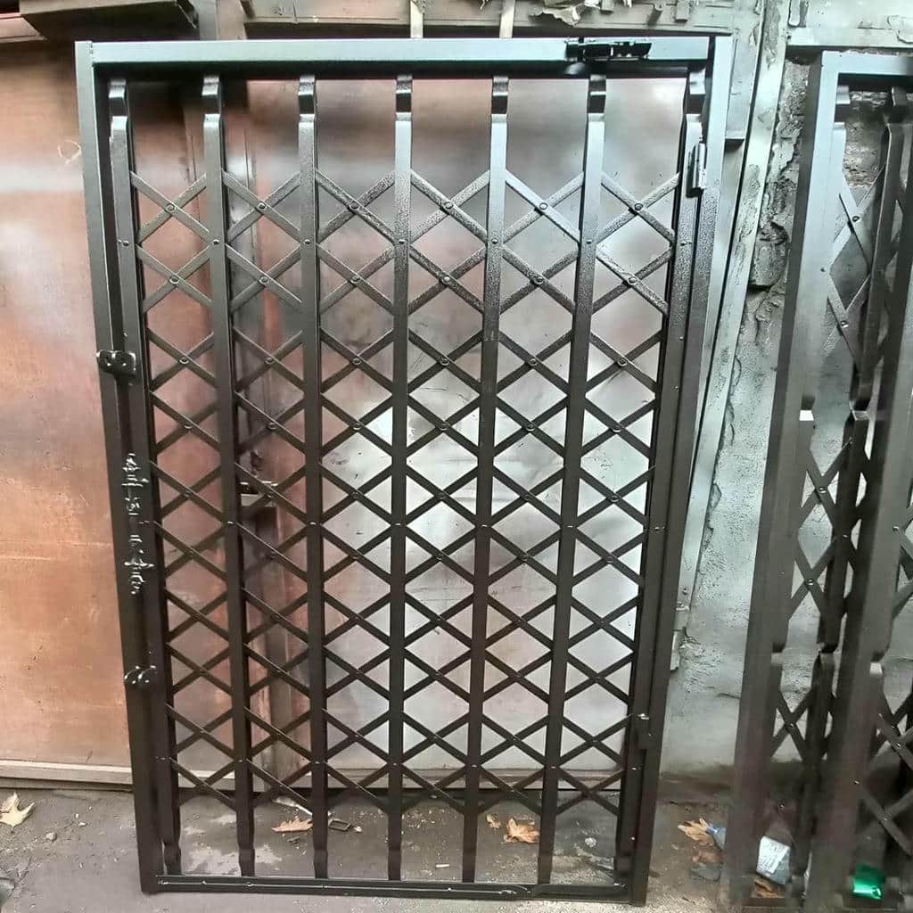 نصب درب آکاردئونی ضدسرقت در بندر انزلی