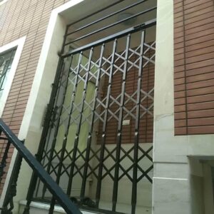 درب آکاردئونی در اراک