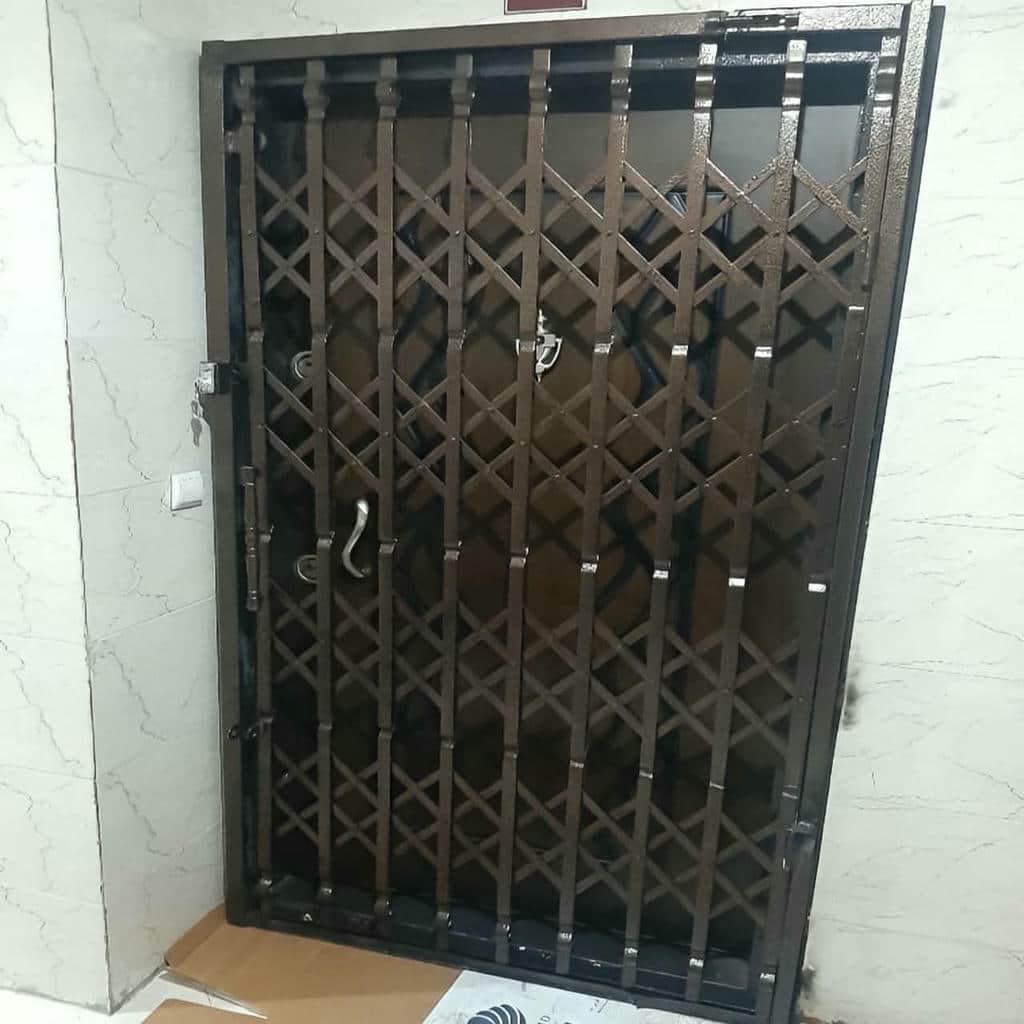 نصب درب آکاردئونی ضدسرقت در اردبیل