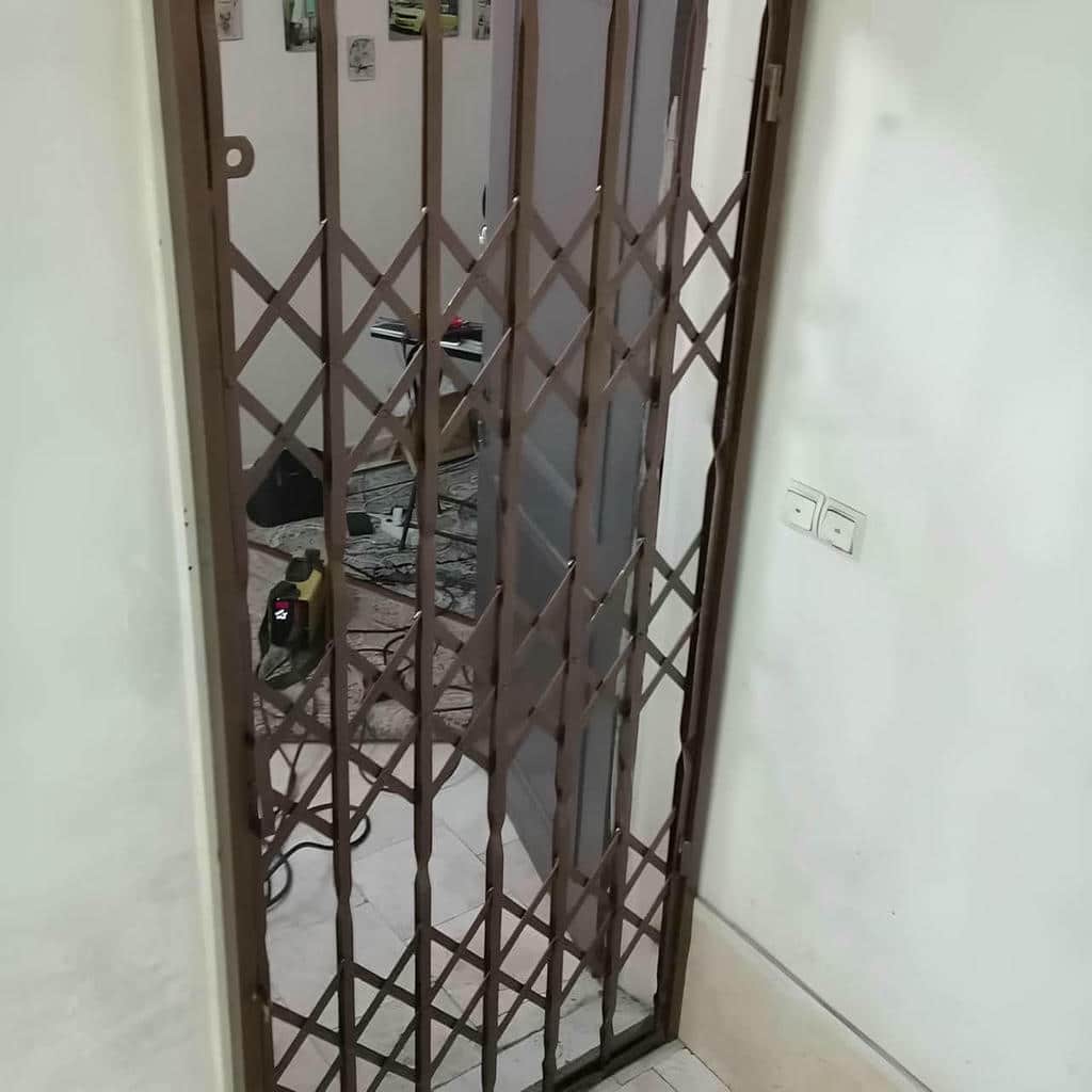 نصب درب آکاردئونی آپارتمان در گرگان