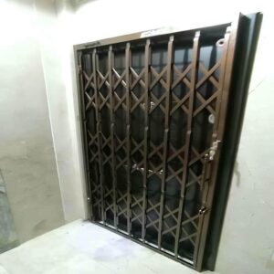 درب آکاردئونی در یزد