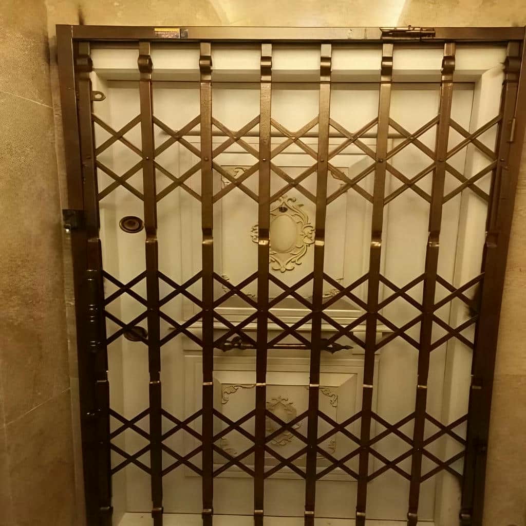 خرید درب آکاردئونی با قفل ضدبرش در ساوه