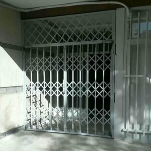 درب آکاردئونی در قزوین