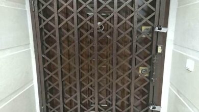 درب آکاردئونی در نیشابور