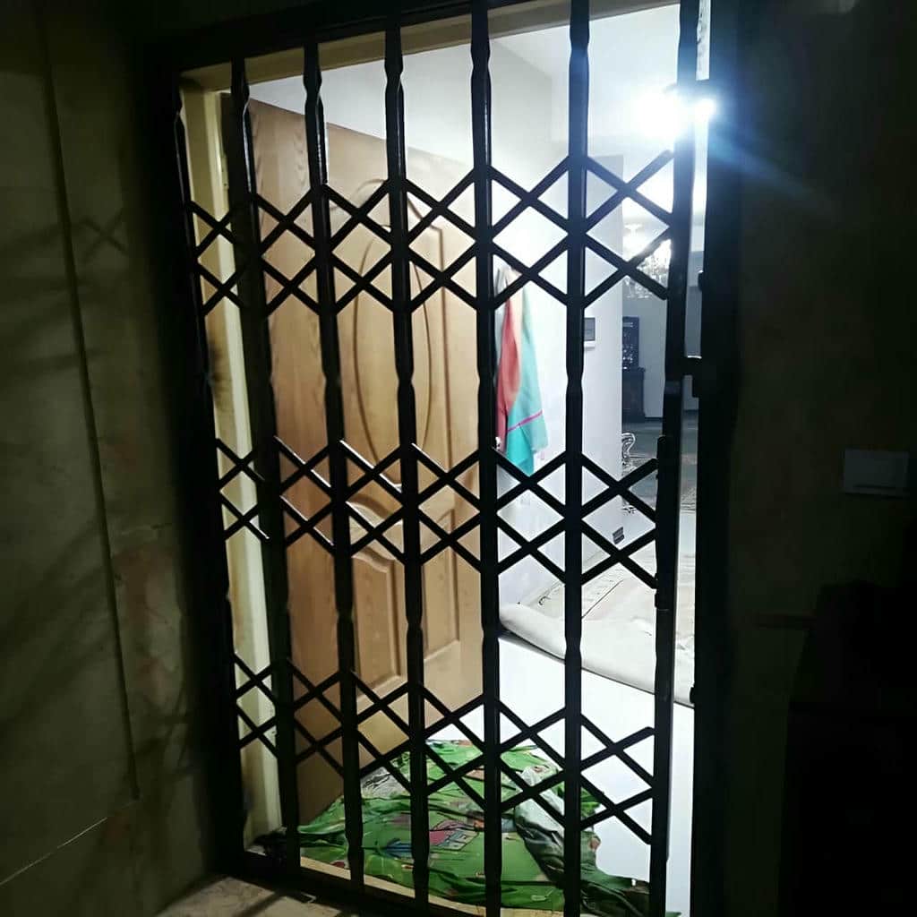 نصب درب آکاردئونی ضدسرقت در ساری