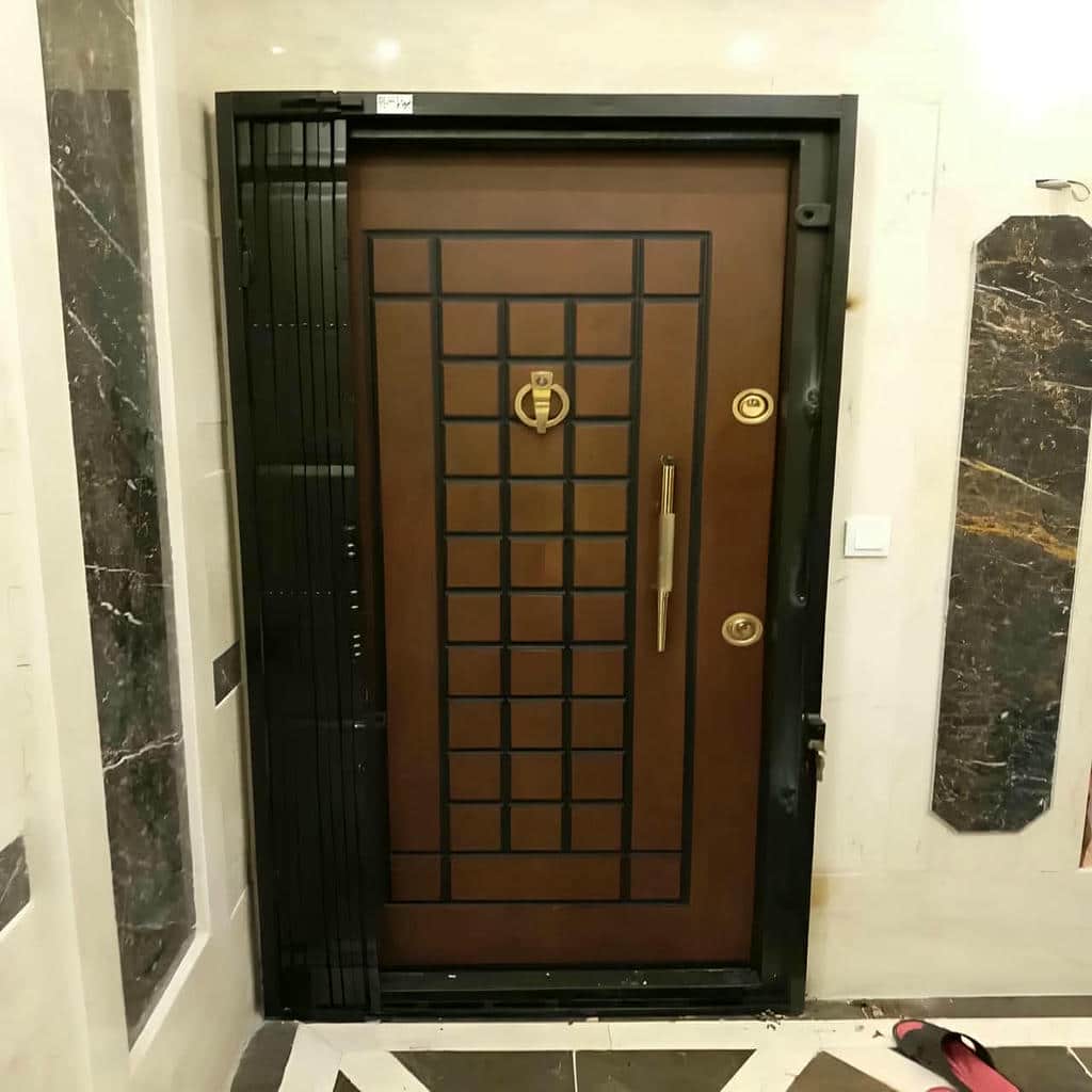 خرید درب آکاردئونی با قفل ضدبرش در همدان