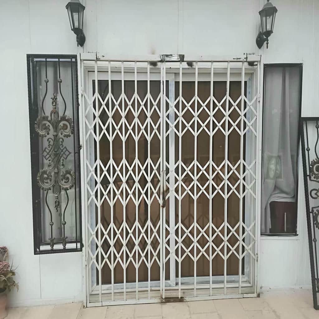 درب آکاردئونی در چابهار