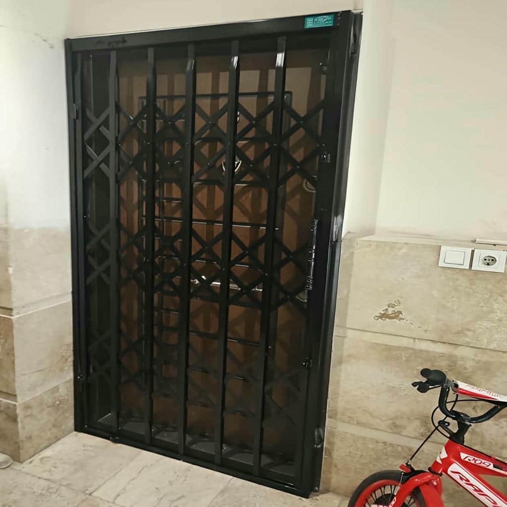 خرید درب آکاردئونی با قفل ضدبرش در عظیمیه کرج