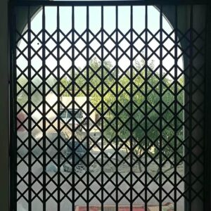 درب آکاردئونی در یاسوج