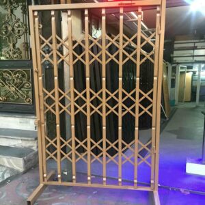 درب آکاردئونی در گنبدکاووس