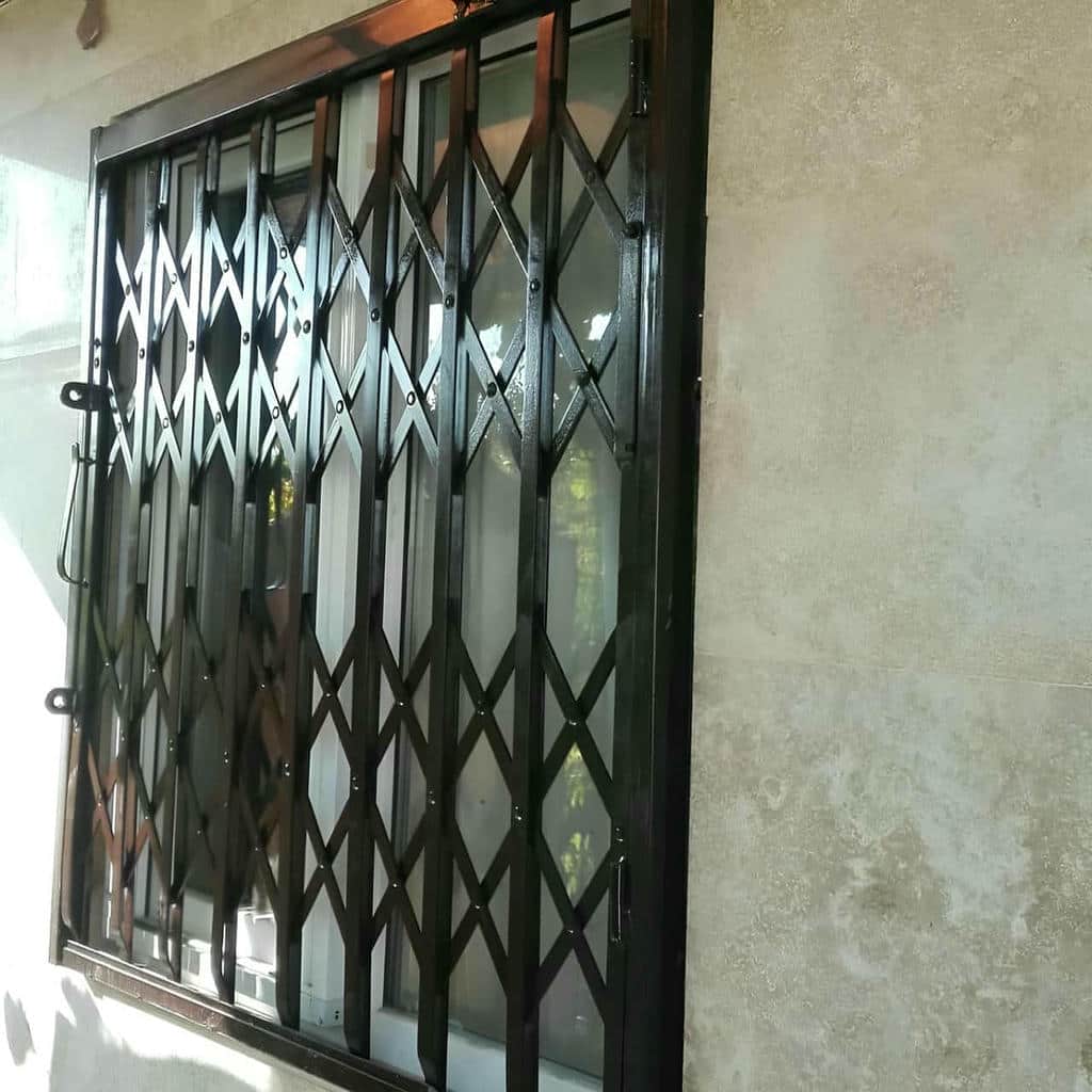 نصب درب آکاردئونی ضدسرقت در محمودآباد