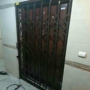 درب آکاردئونی در ساوه