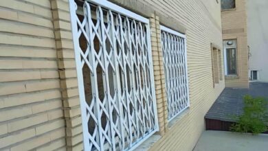 درب آکاردئونی در بندر انزلی