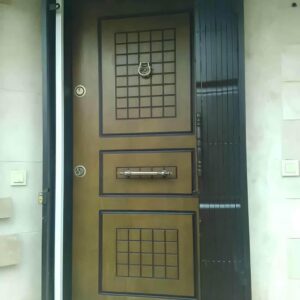 درب آکاردئونی در کاشان