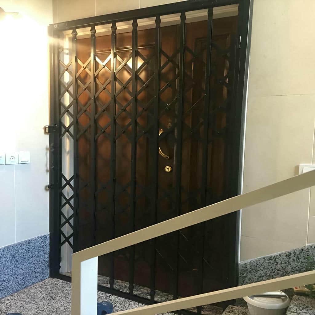 کارخانه درب آکاردئونی فلزی در آبادان