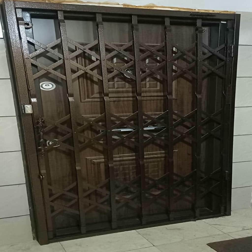 نصب درب آکاردئونی تراز در کیش