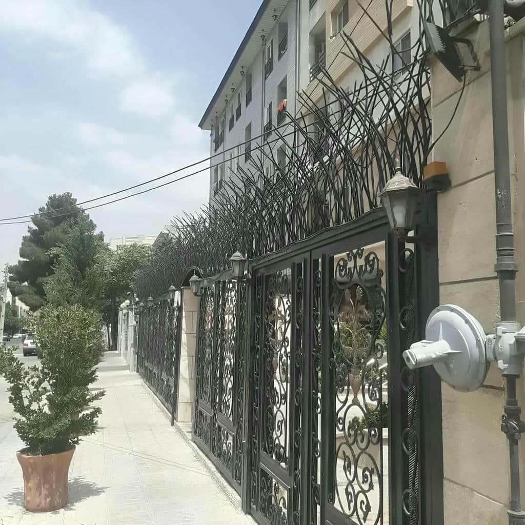 حفاظ شاخ گوزنی در سنندج