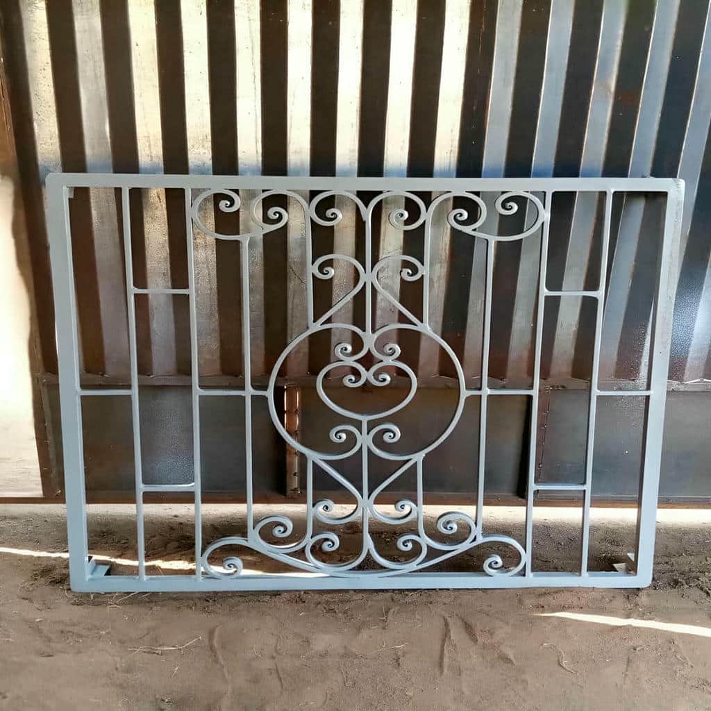 نصب حفاظ پنجره فرفورژه در قشم