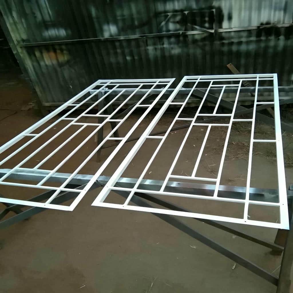 نصب حفاظ پنجره فرفورژه در بومهن